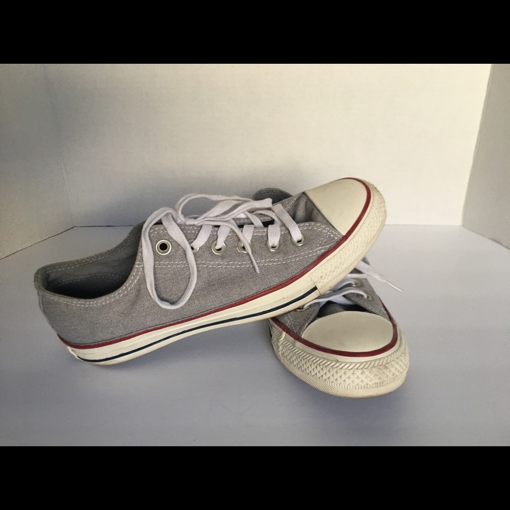 Low Top Grey All Star Converse Women’s Size 8
